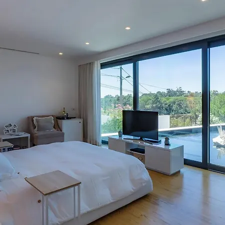 Moradia De Luxo Com Piscina Privada